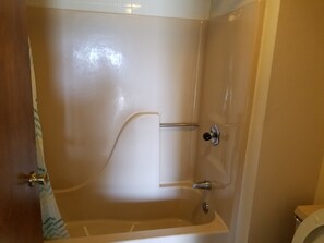 Standard Room | Bathroom - Midwest inn motel (Paoli)