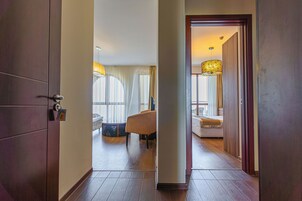 Soundproofing, free WiFi, bed sheets