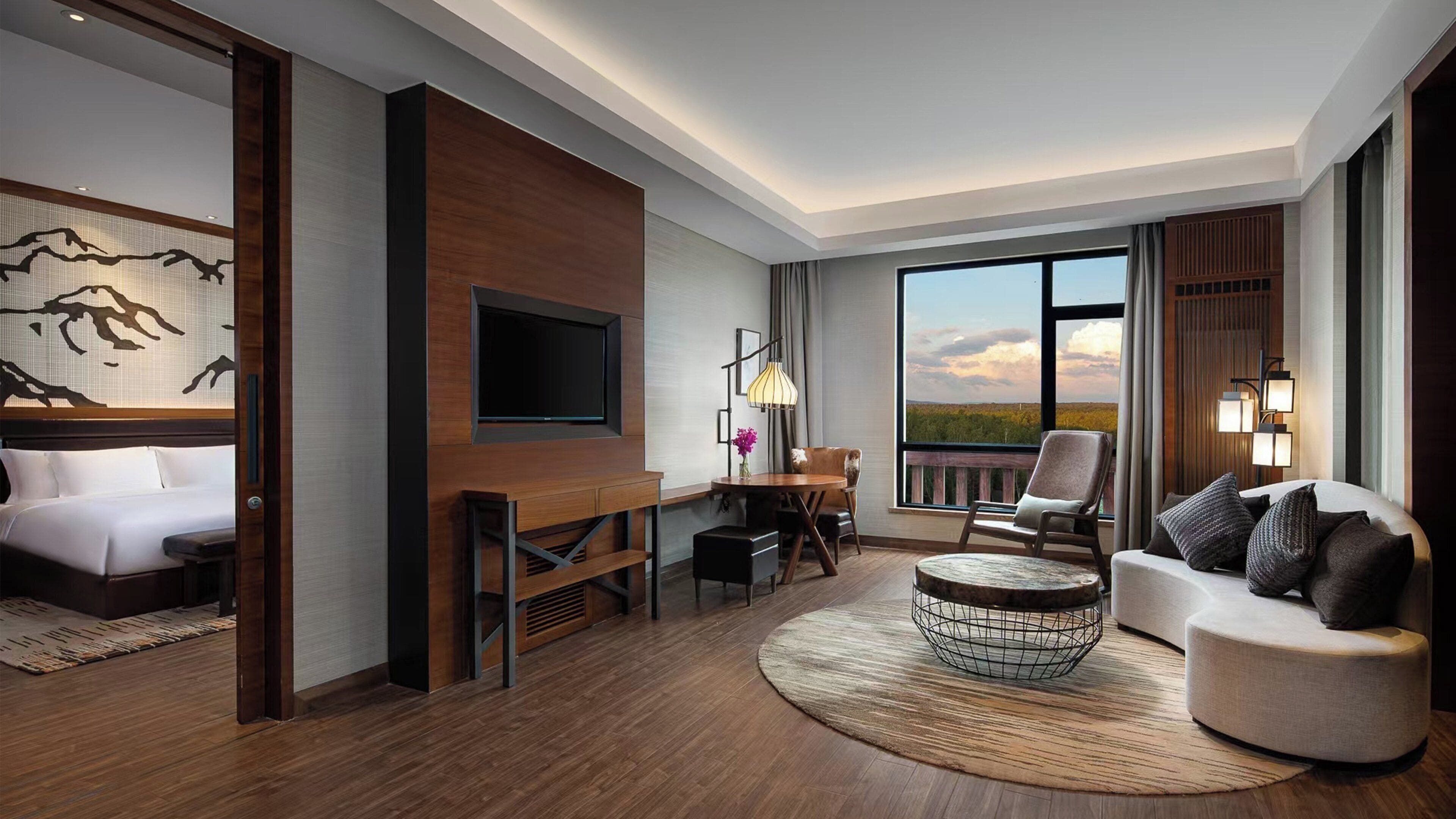 Suíte, 1 quarto, vista para o jardim | Roupas de cama premium, cofres nos quartos, escrivaninha