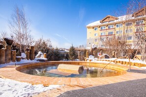 Indoor pool - Crowne Plaza Resort Changbaishan Hot Spring by IHG (Yanbian)