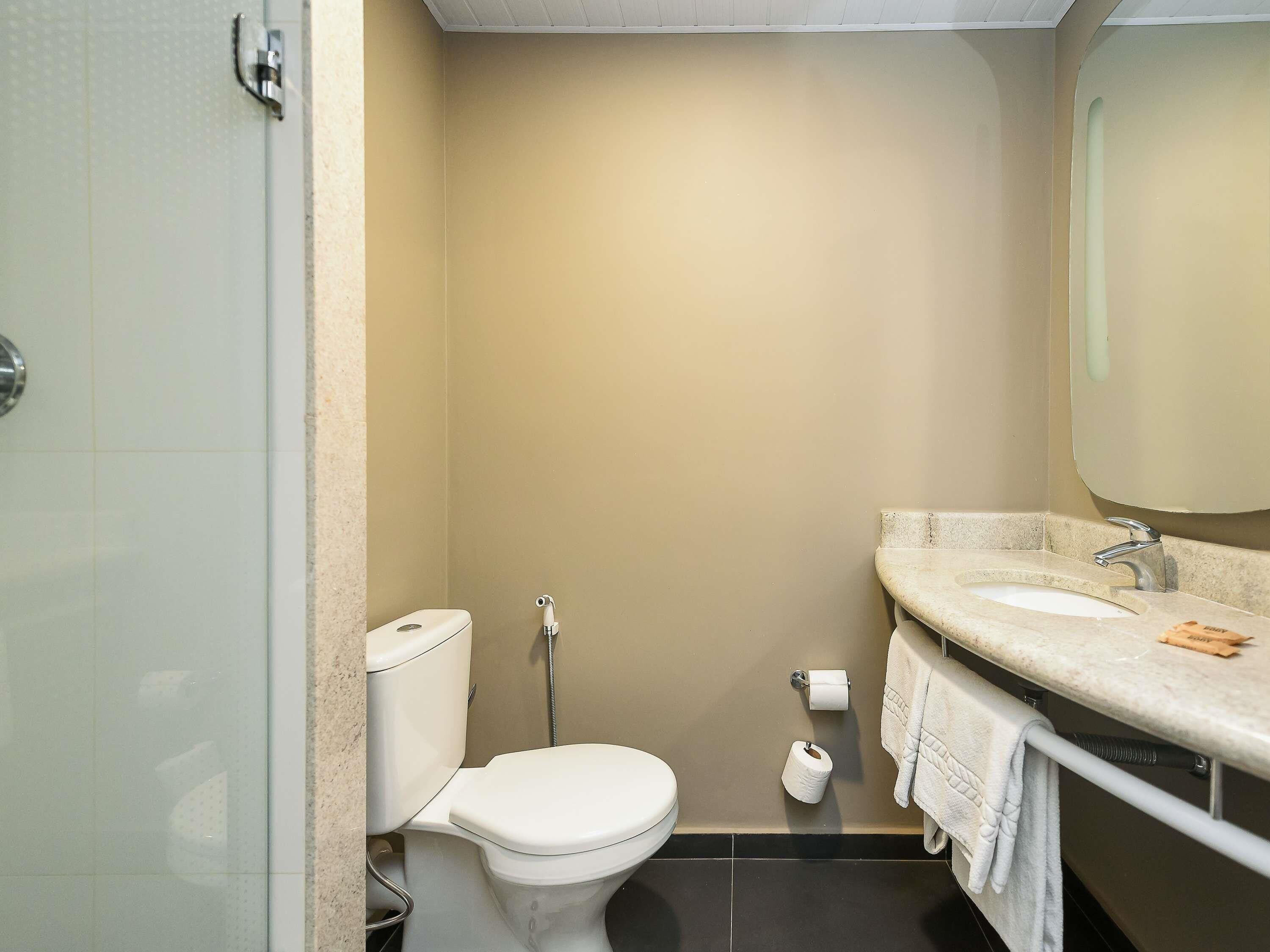 standard apartment, 2 single beds | minibar, in-room safe, desk, blackout curtains