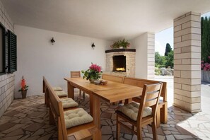 Outdoor dining - Villa Vjeka (Selca)