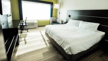 高档床上用品、加厚床垫、客房内保险箱、办公桌