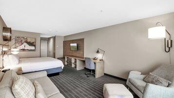 Phòng Tiêu chuẩn, 1 giường cỡ king và sofa giường | Bàn, khu vực làm việc phù hợp cho laptop, bàn ủi/dụng cụ ủi quần áo