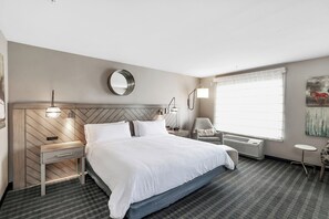 Desk, laptop workspace, iron/ironing board, free WiFi - Holiday Inn Nampa by IHG (Nampa)