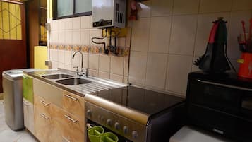 Standard House, 3 Bedrooms, Private Bathroom | Private kitchen | Fridge, oven, dishwasher, coffee/tea maker