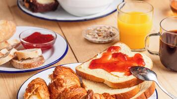 Daily buffet breakfast for a fee