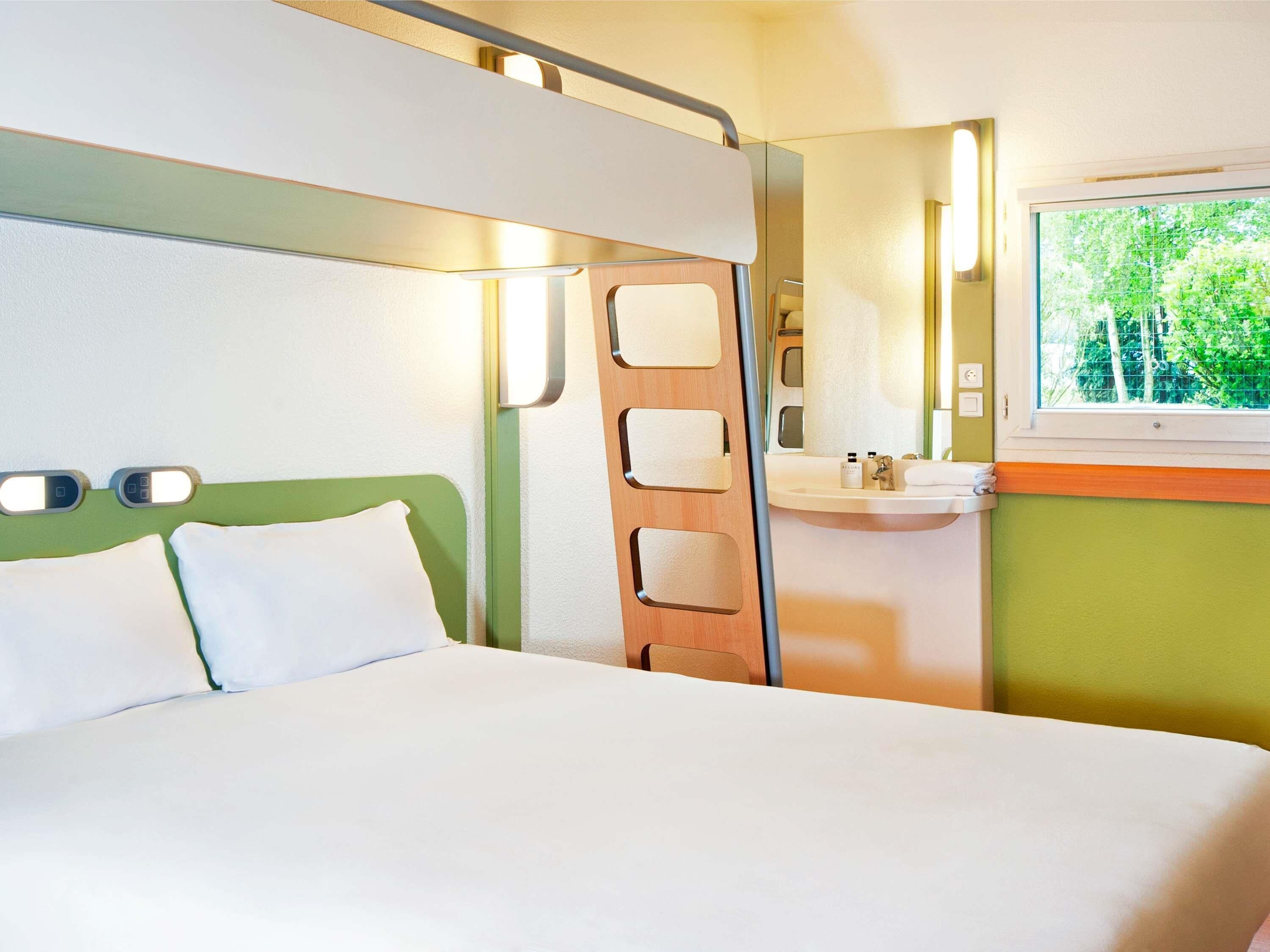 Triple Room, Multiple Beds | Desk, blackout drapes, soundproofing, iron/ironing board