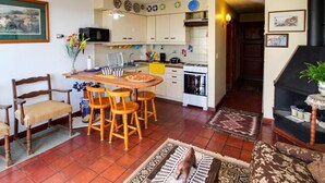 Appartement, 3 chambres | Coin séjour