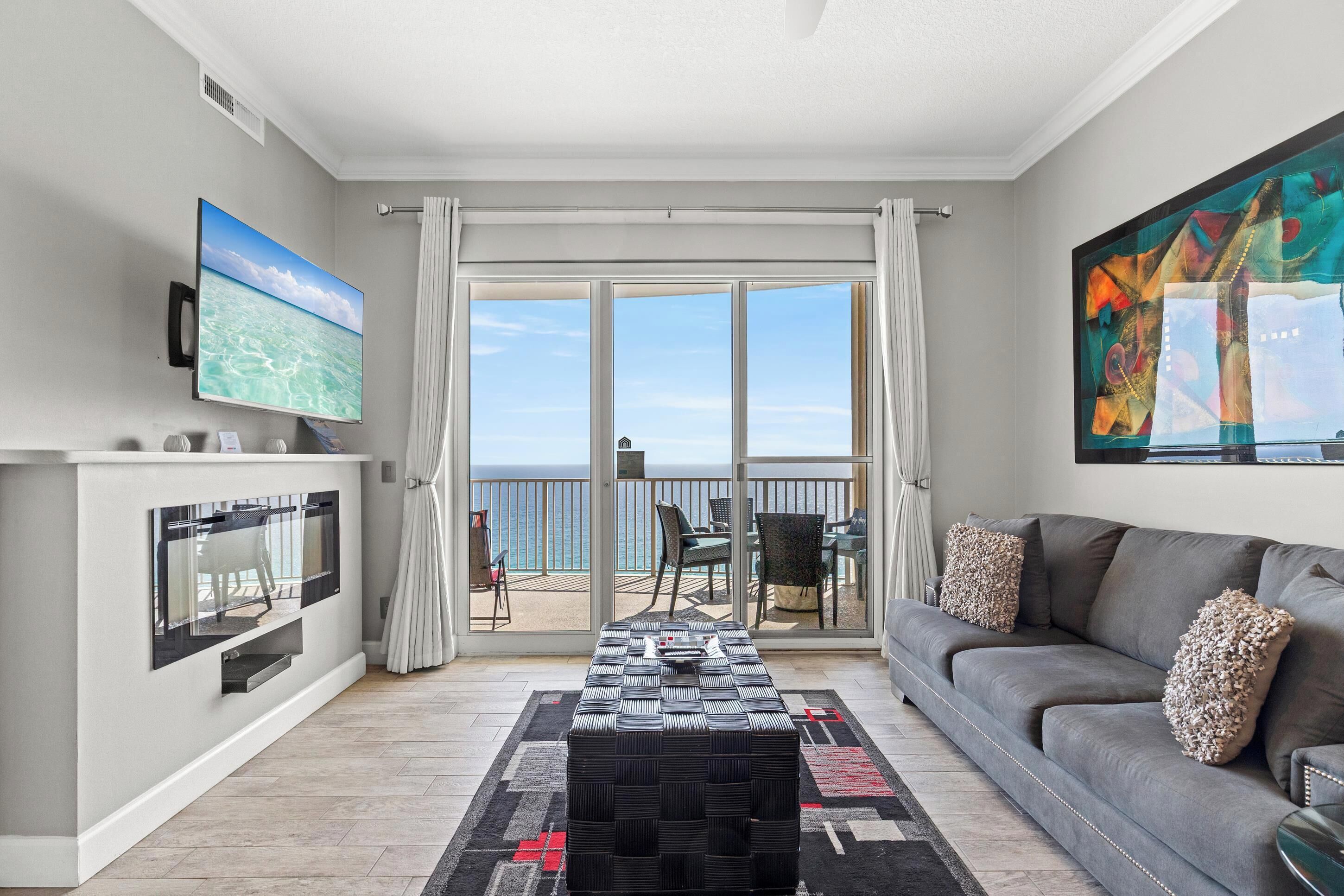 公寓式客房, 2 间卧室, 海洋景观, 海滨 | 起居区 | 电视