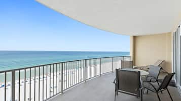 Condo, 2 Bedrooms, Ocean View (905) | Balcony