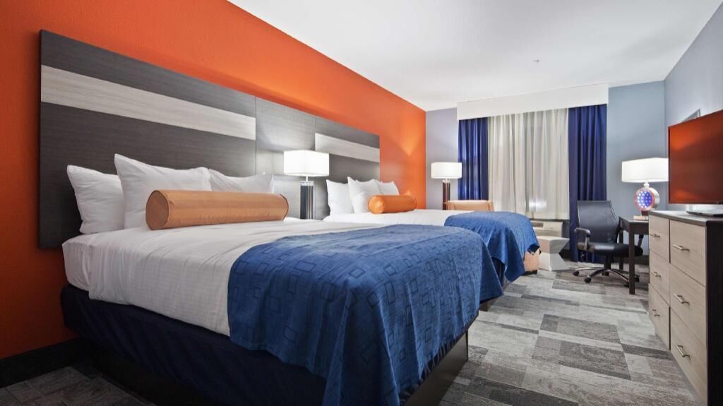Premium bedding, pillowtop beds, in-room safe, desk