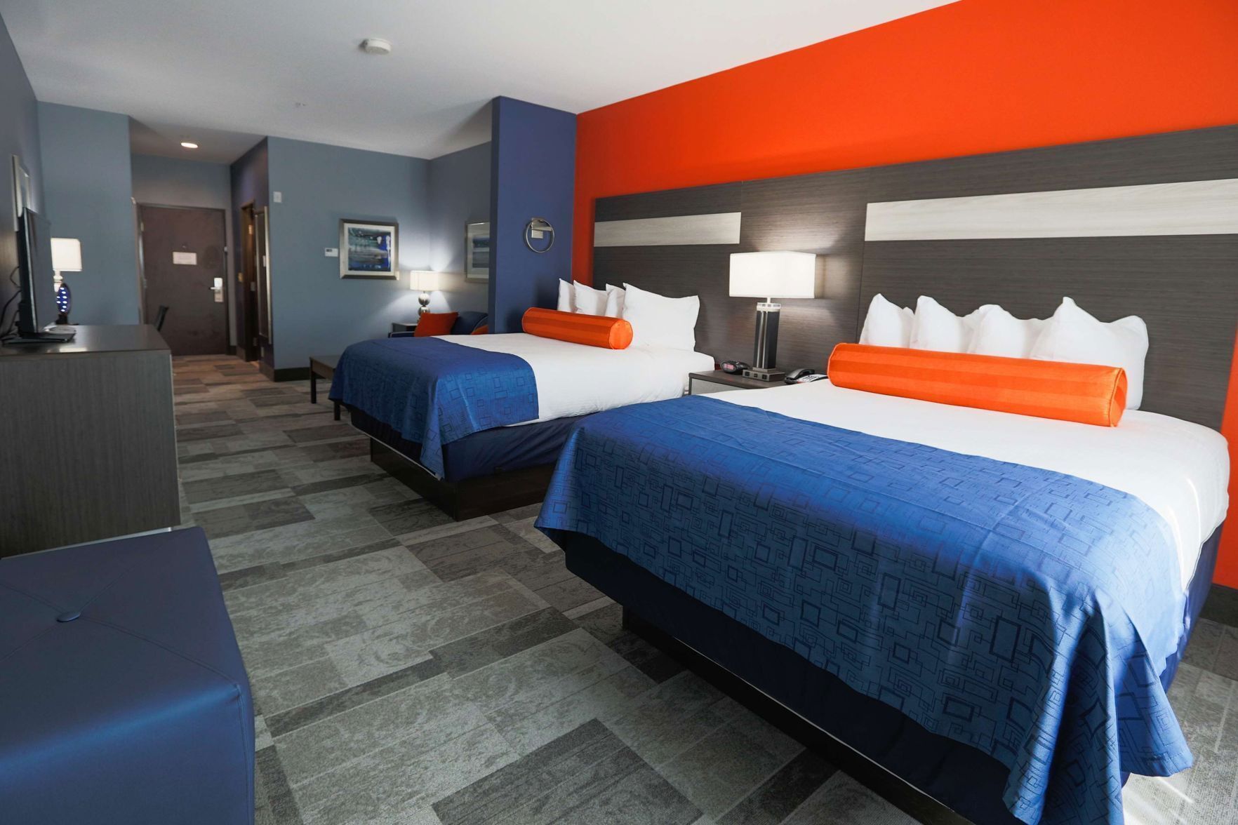 Premium bedding, pillowtop beds, in-room safe, desk