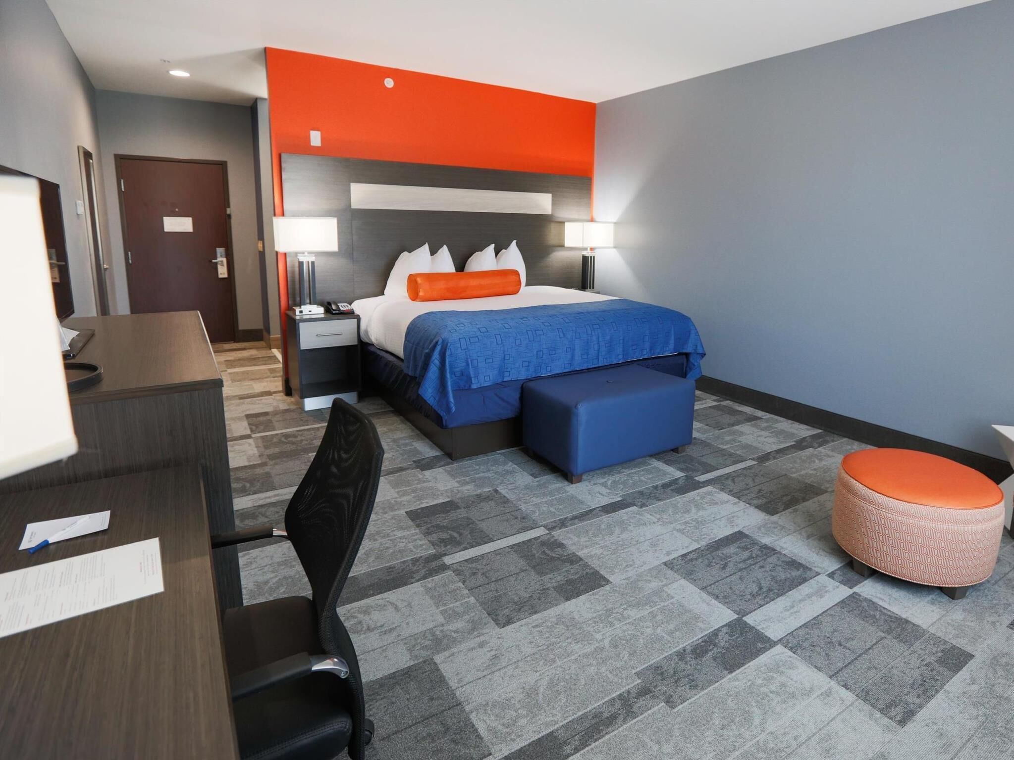 Premium bedding, pillowtop beds, in-room safe, desk