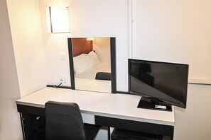 Deluxe dubbelrum - icke-rökare | Skrivbord, mörkläggningsgardiner, strykjärn/strykbräda och gratis wi-fi