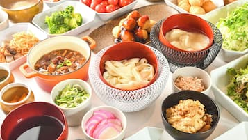 Daily buffet breakfast (JPY 1430 per person)
