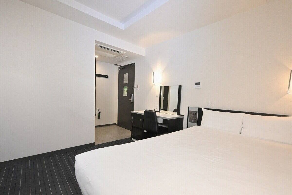 Deluxe Double Room, Non Smoking | Desk, blackout drapes, iron/ironing board, free WiFi