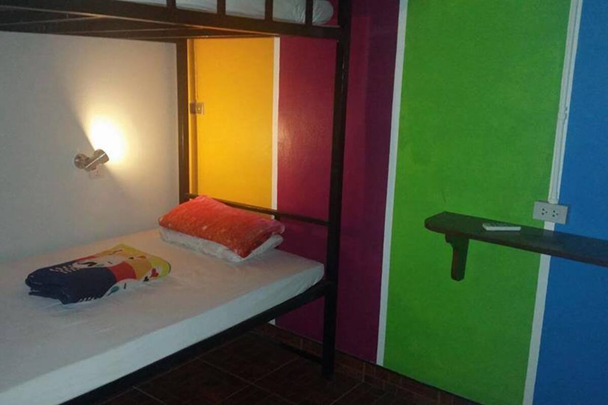 4 Bed Deluxe A/C Dorm | 免费 WiFi