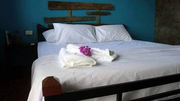 Double room with Private Bathroom | Free WiFi