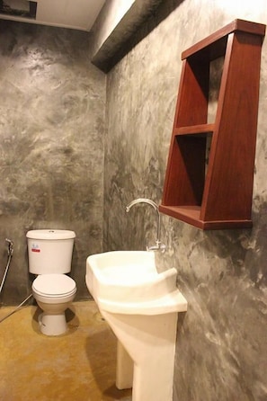 Bathroom - Jellybean Krabi Inn - Hostel (Krabi)