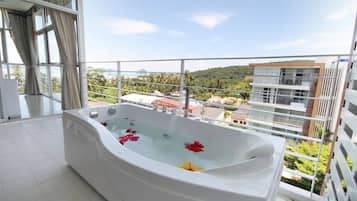 Suite Panorama, pemandangan laut | Jet tub