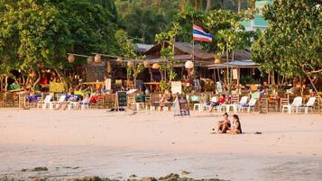 Gần bãi biển, khăn tắm biển