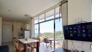 Panoramic Suite, Sea View | In-room safe, free WiFi, bed sheets, wheelchair access