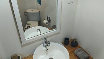 Traditional Double Room, Ensuite, Garden View (Tipanier) | Bathroom