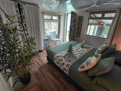 Te Ava Piti Lodge