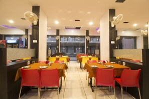 Restaurant - Hotel City Point (Rahata)