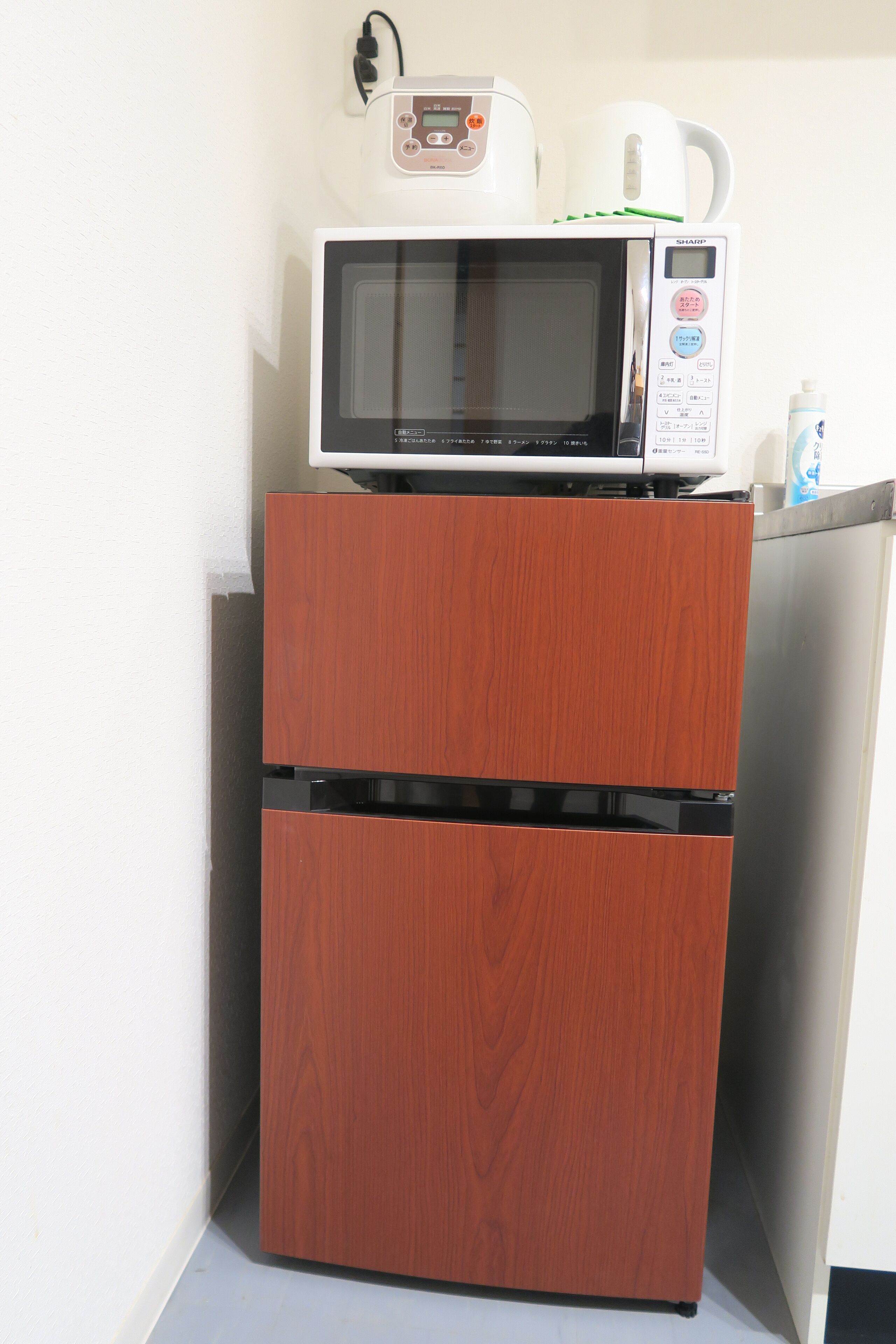 deluxe japanese style room with kitchen | private kitchen | fridge, microwave, rice cooker