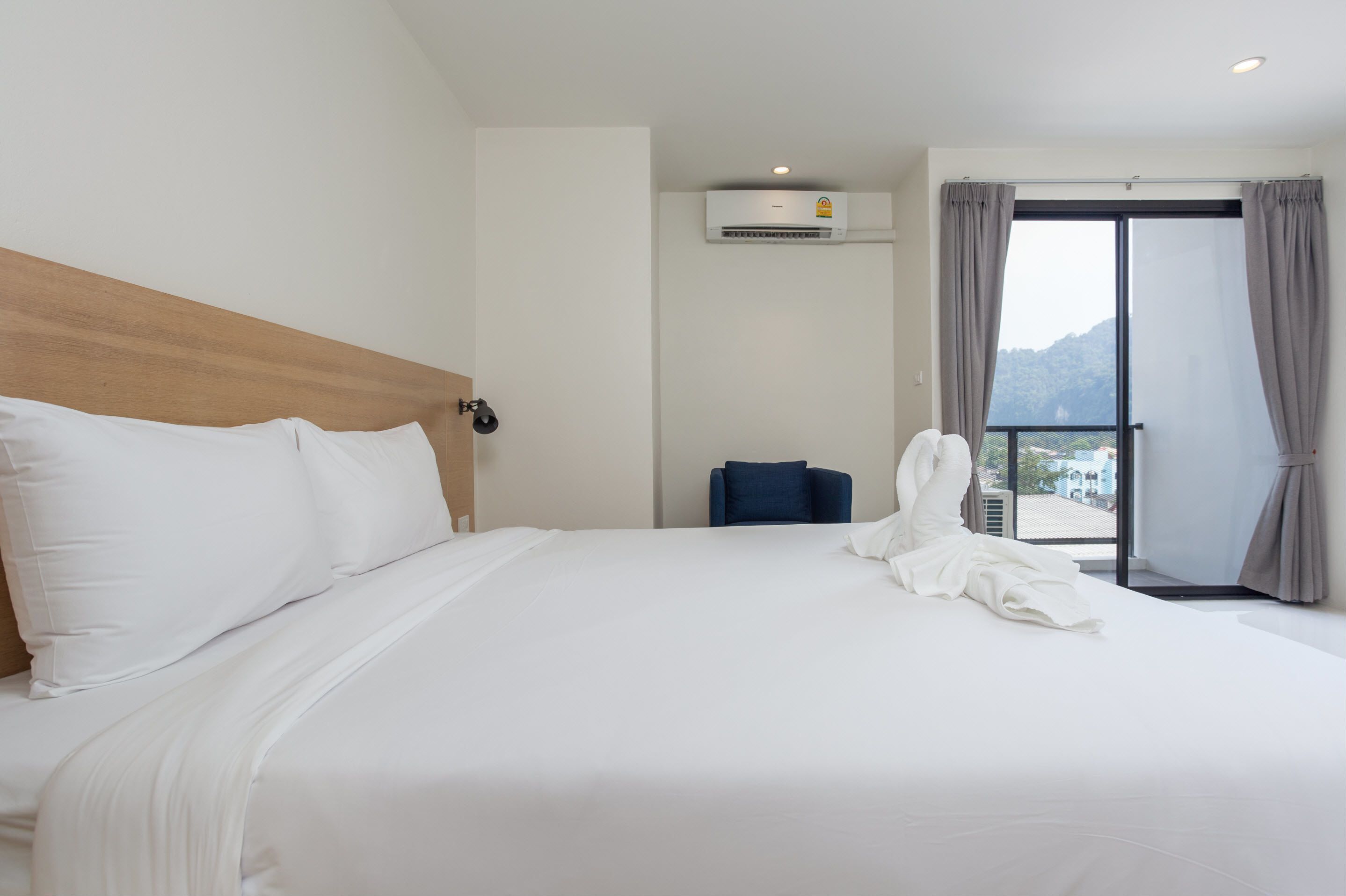 Minibar, rideaux occultants, Wi-Fi gratuit, draps fournis