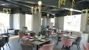 Ảnh chưa phân loại, 4 trong số 83 ảnh, nút