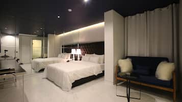 Ropa de cama de alta calidad, sistema de insonorización y wifi gratis