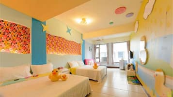 Premium bedding, desk, blackout curtains