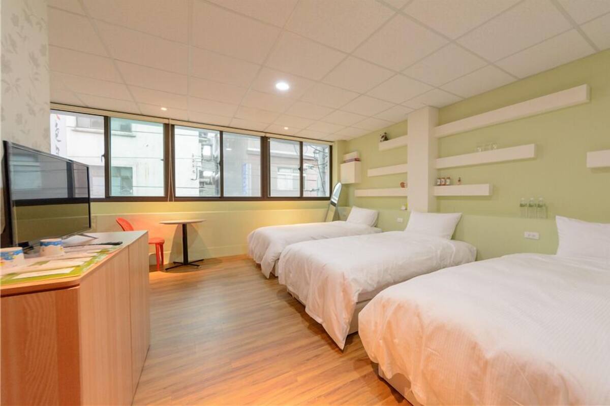 Premium bedding, desk, blackout curtains