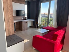 Free minibar, in-room safe, desk, blackout drapes