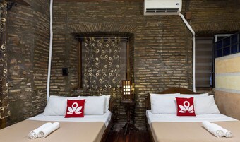 Family Room | Desk, iron/ironing board, rollaway beds, free WiFi