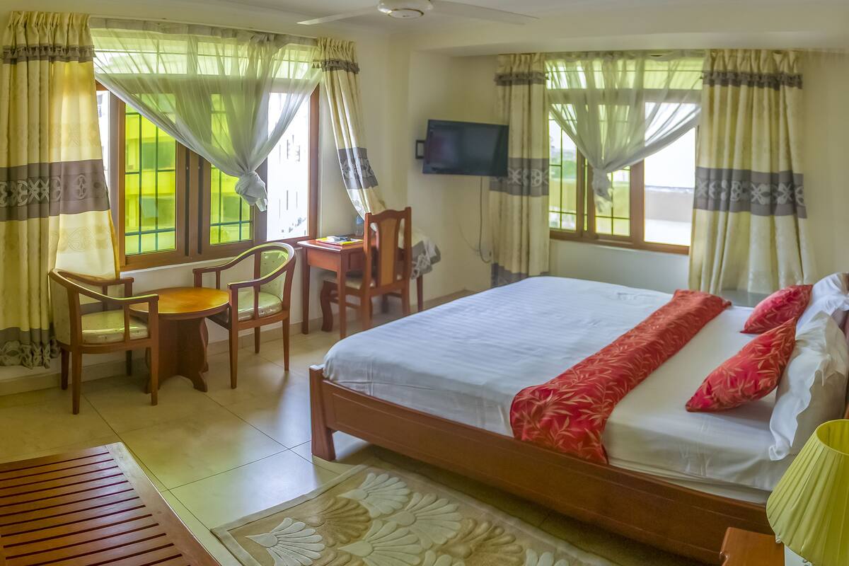 Quarto executivo, 1 quarto, acessível, vista para a cidade | Vista do quarto