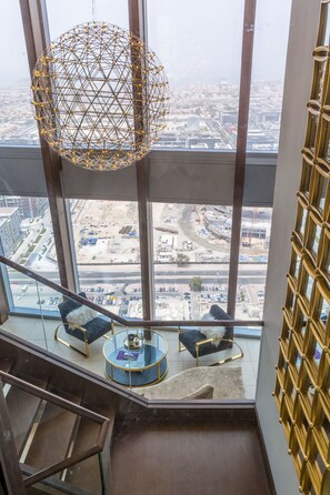 Executive Duplex, 5 Bedrooms, City View, Tower | Premium bedding, pillowtop beds, in-room safe, individually decorated - Dream Inn 48 Burj Gate Skyline View (Dubai)