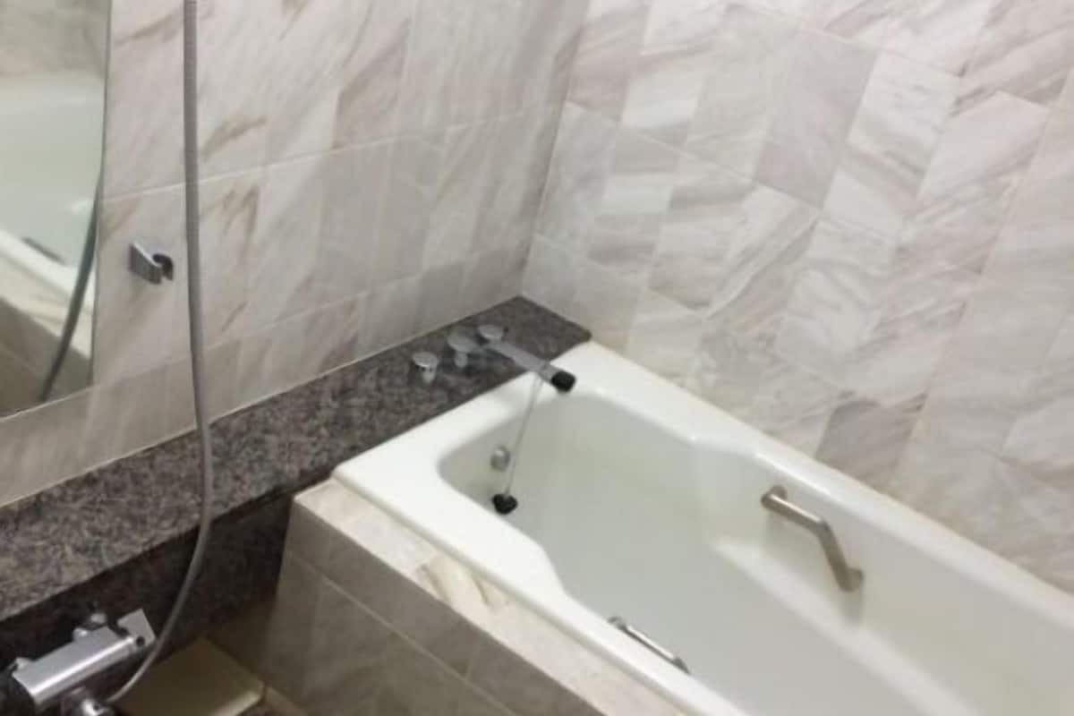 japanese style suite for 4 adults, smoking | bathroom | combined shower/bathtub, free toiletries, electronic bidet, towels