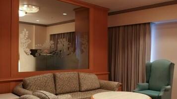 Executive Suite, Smoking