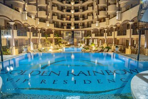 Sæsonbestemt udendørs pool