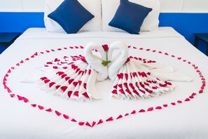 Dobbeltrom | Safe på rommet, skrivebord, strykejern/-brett og wi-fi (inkludert)