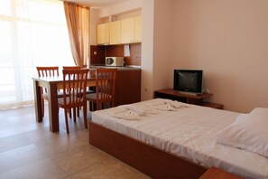 Monolocale Classic, balcone | Wi-Fi (a pagamento), lenzuola