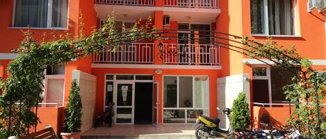 Entrée de l’hébergement