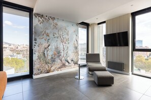 พาโนรามิกเพนท์เฮาส์, หลายเตียง, สระว่ายน้ำส่วนตัว, วิวเมือง | 3 ห้องนอน, เครื่องนอนระดับพรีเมียม, ตู้นิรภัยในห้องพัก