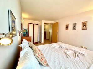 Comfort Apartment, Pool View | 1 bedroom, WiFi, bed sheets