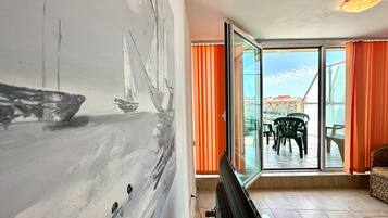 Comfort Apartment, Pool View | 1 bedroom, WiFi, bed sheets