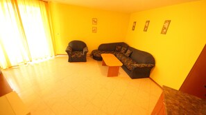 Apartment, 1 Bedroom | Living room